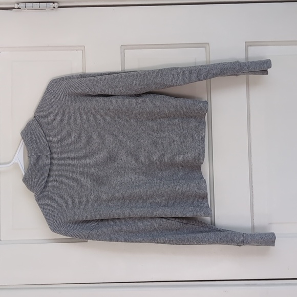 Aritzia Cropped Gray Waffle Top - Picture 3 of 6